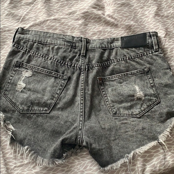 H&M grey jean shorts - Picture 2 of 3